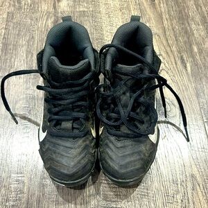 Boys’ Nike Alpha Cleats